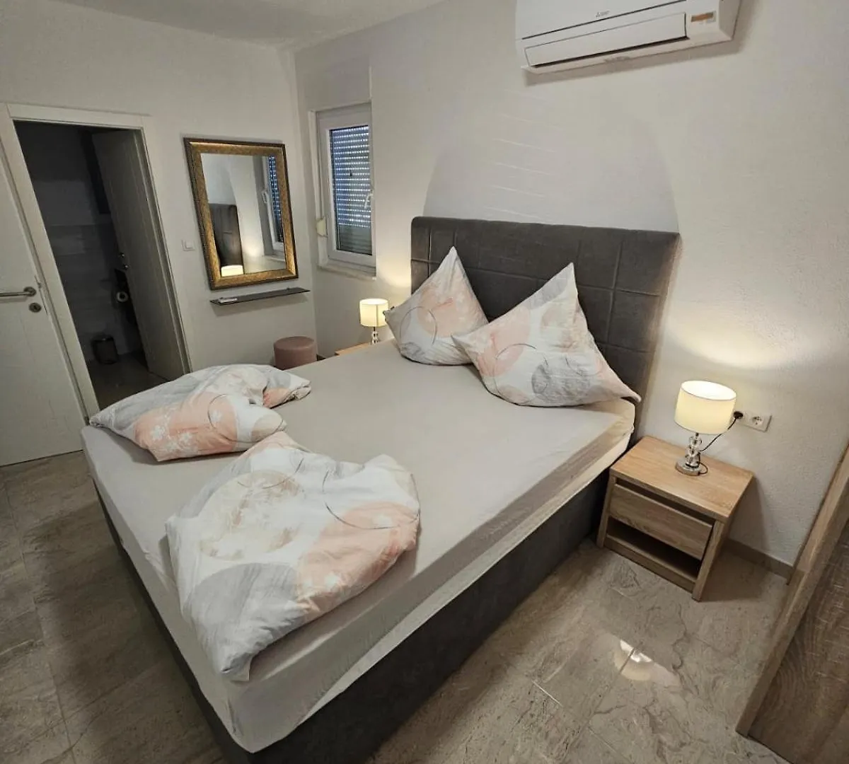 Villa Botic Trogir 0*,